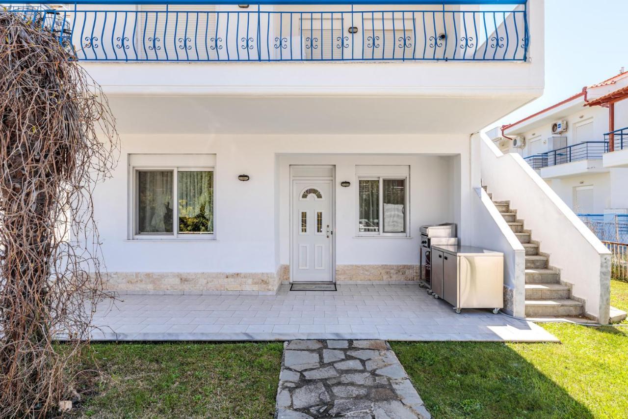 Apartment Next To The Sea Paralia Dionisiou Eksteriør billede